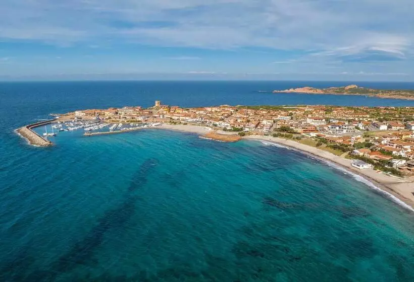 Residence With Swimming Pool In Isola Rossa, Just About 2 Km From The Beach La Marinedda