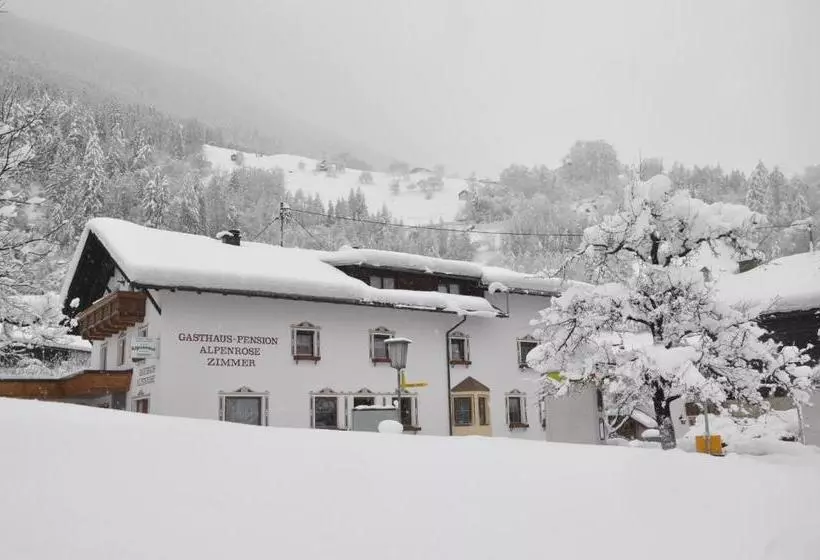 ホテル Gasthof Alpenrose