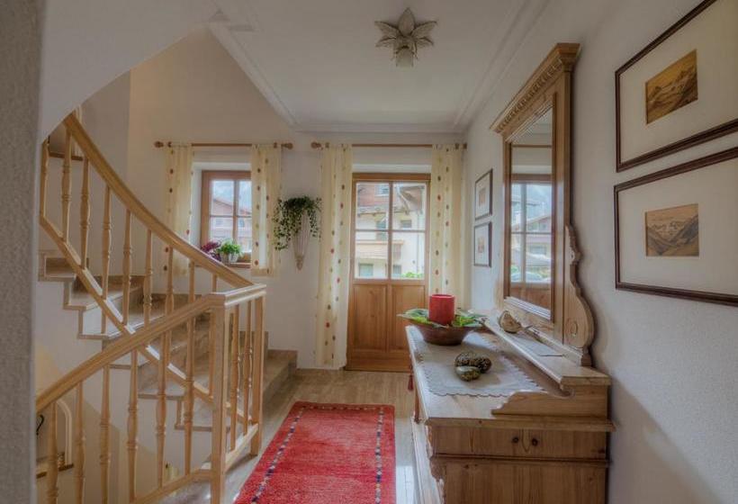 ホテル Apartments Mayrhofen Im Landhaus Johannes – Ferienwohnungen Im Zillertal