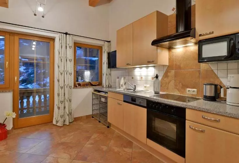 ホテル Appartement Kugl