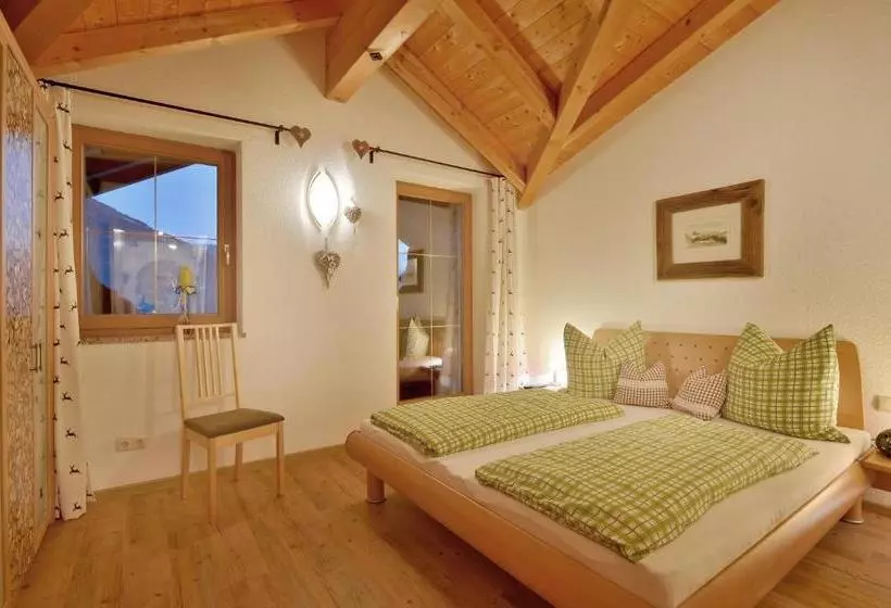 ホテル Appartement Kugl