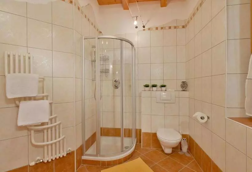ホテル Appartement Kugl