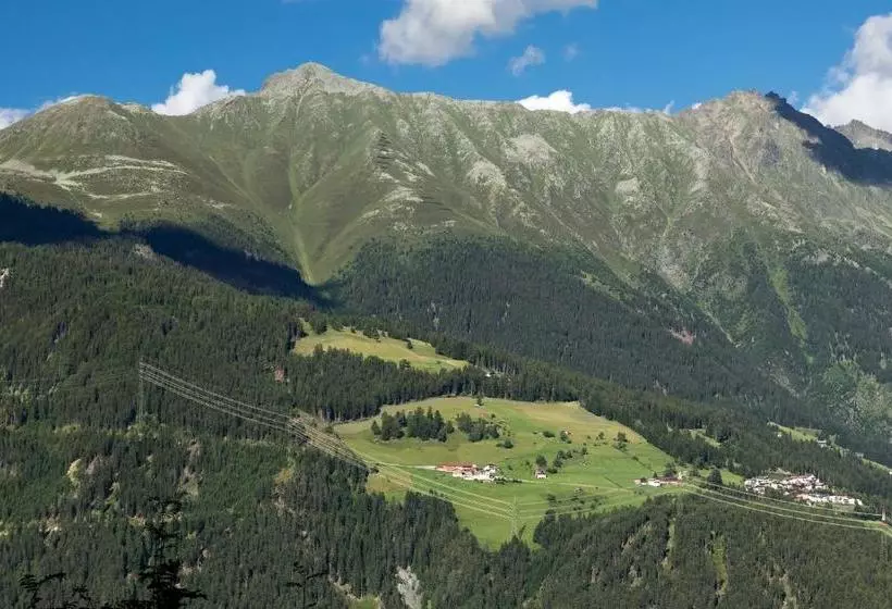 ホテル Bauernhof Inntalblick
