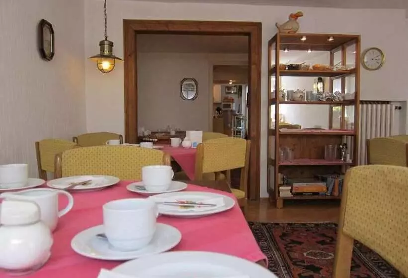 Hotelli Pension Sonne Bed & Breakfast