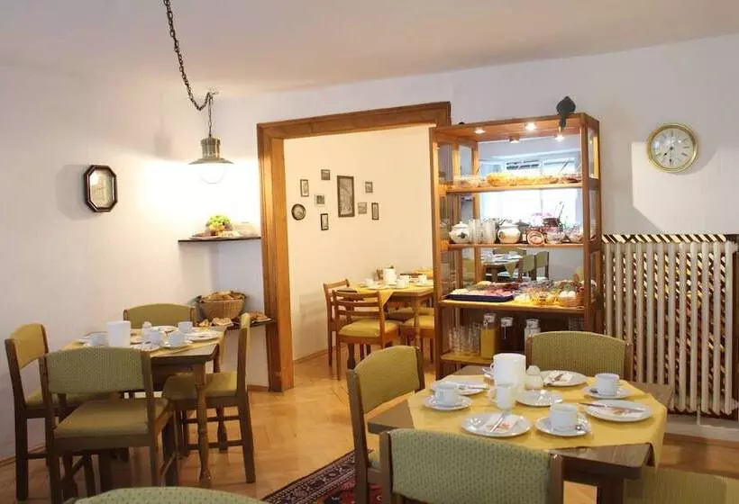 Hotelli Pension Sonne Bed & Breakfast