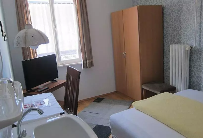 Hotelli Pension Sonne Bed & Breakfast