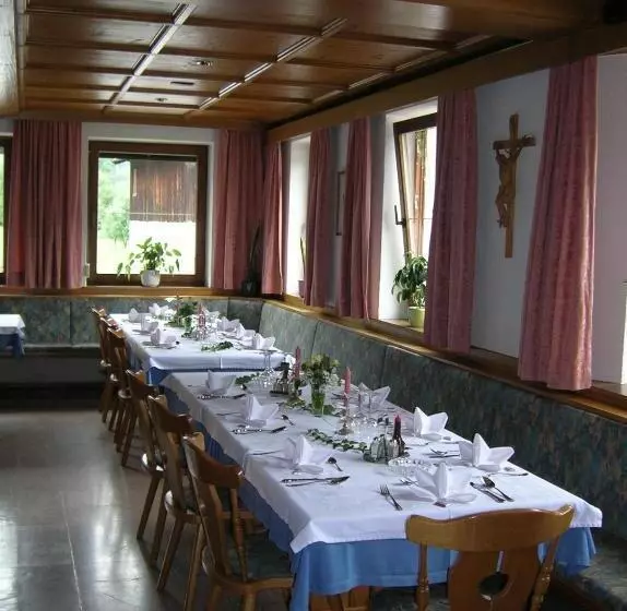 ホテル Gasthof Alpenrose
