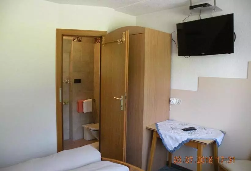 هتل Haus Fini