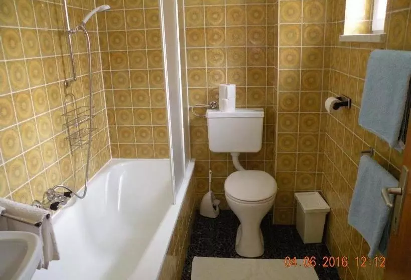 هتل Haus Fini