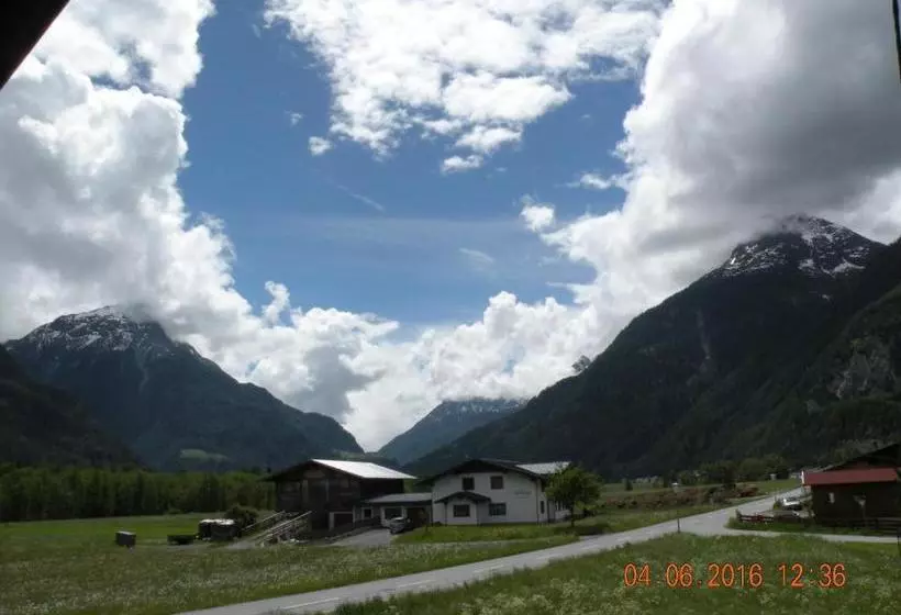 هتل Haus Fini