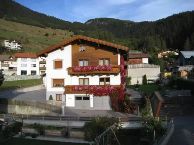 هتل Haus Stecher
