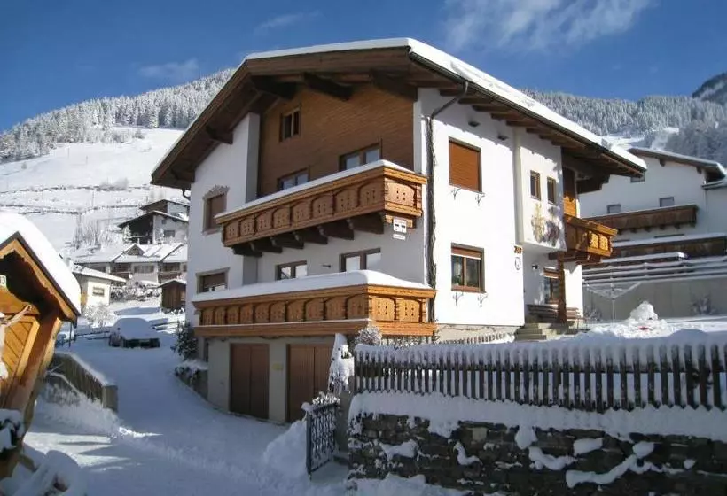 هتل Haus Stecher