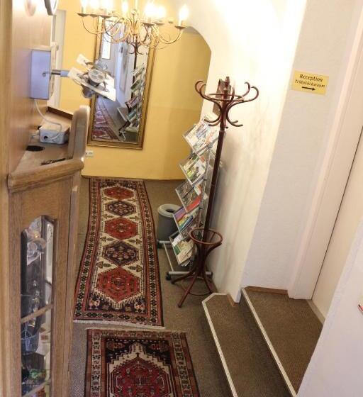 בית מלון כפרי Pension   Alt   Strassgang