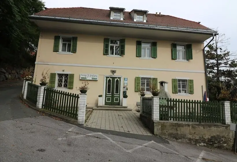 هتل Pension   Alt   Strassgang