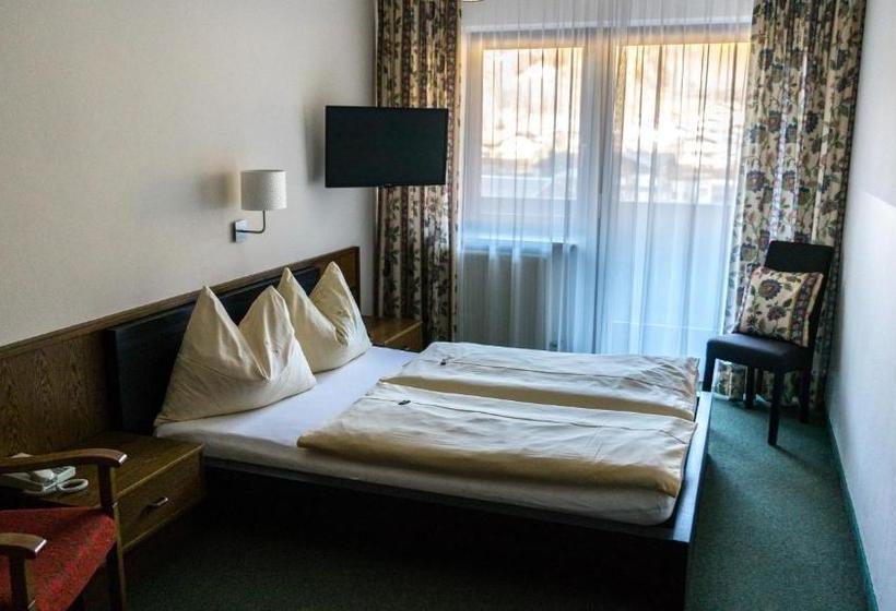 ホテル Pension Ebnerwirt