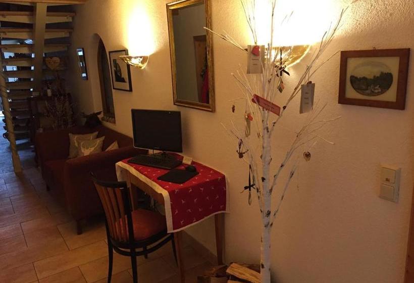 ホテル Pension Und Apartments Landhaus Marie