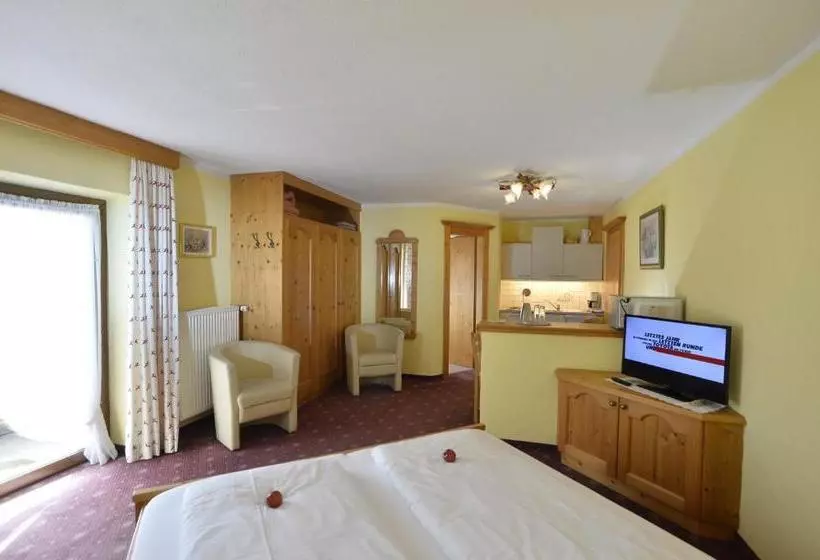 Hotelli Pension Und Apartments Landhaus Marie
