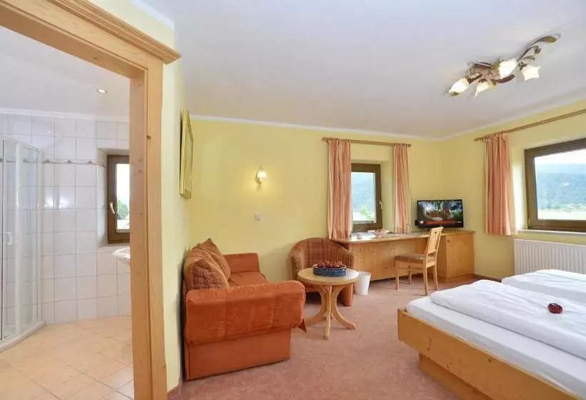 Hotelli Pension Und Apartments Landhaus Marie