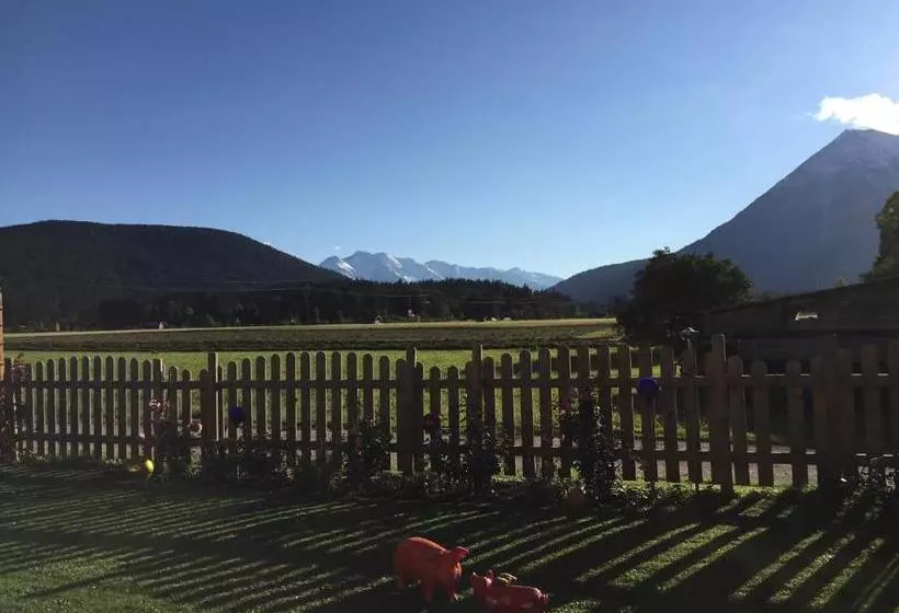 Hotelli Pension Und Apartments Landhaus Marie