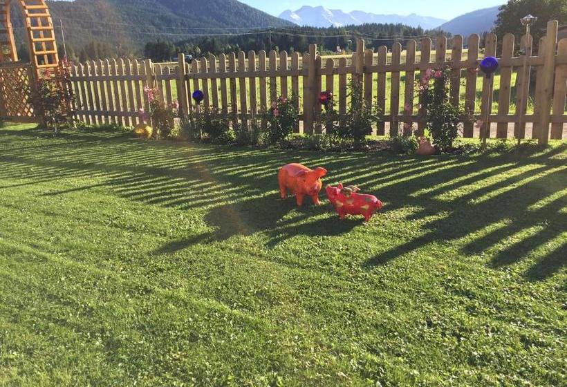 ホテル Pension Und Apartments Landhaus Marie