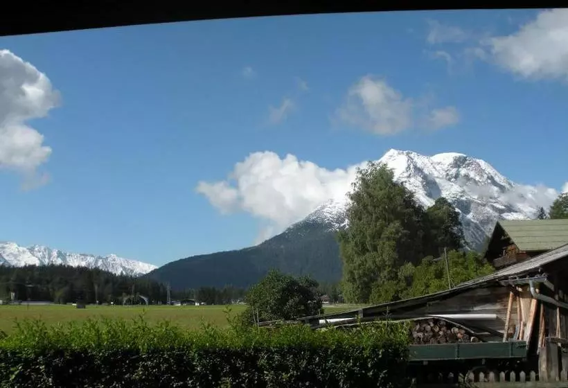 Hotelli Pension Und Apartments Landhaus Marie