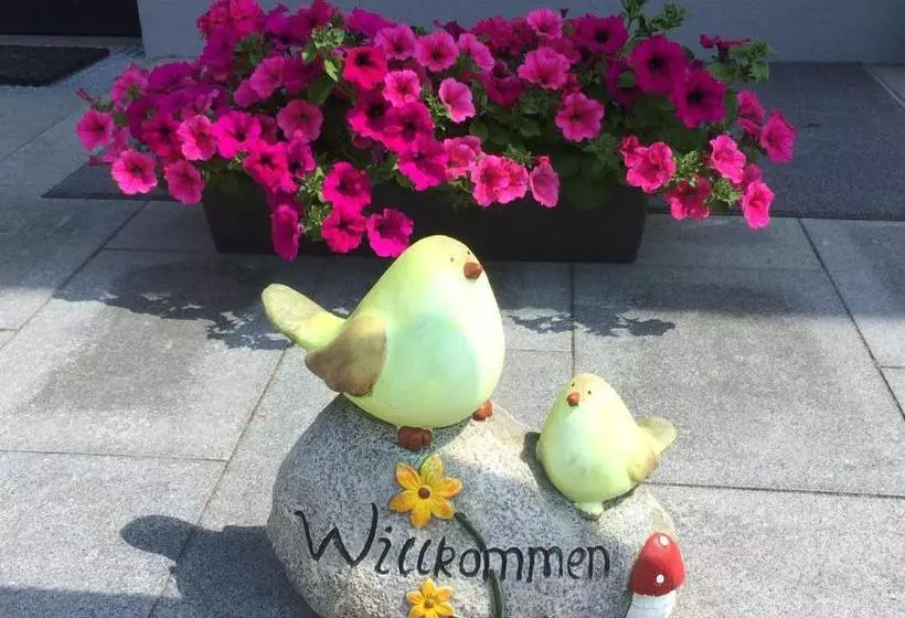 هتل Pension Zoeggeler