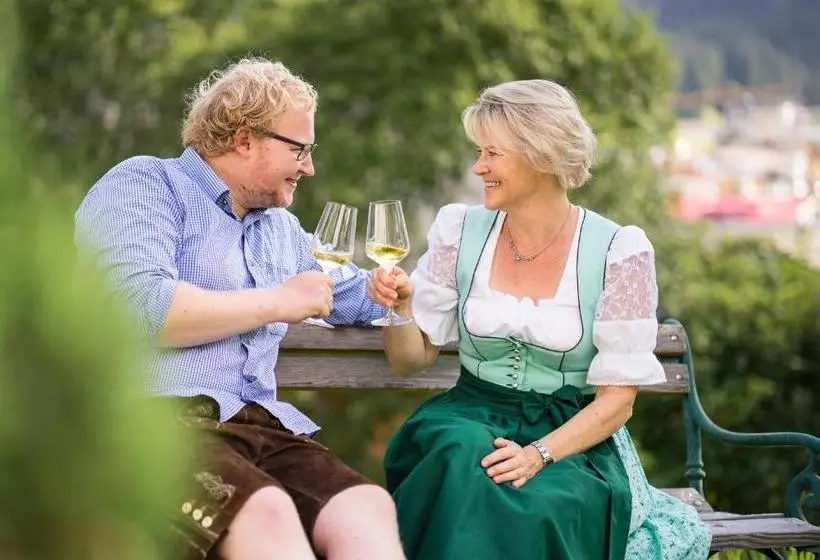هتل Pension Zoeggeler