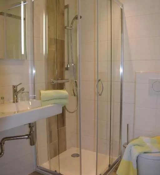 Hotelli Privatzimmer Langthaler