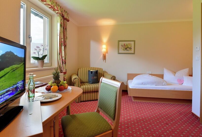 ホテル Waldfriede Der Logenplatz Im Zillertal