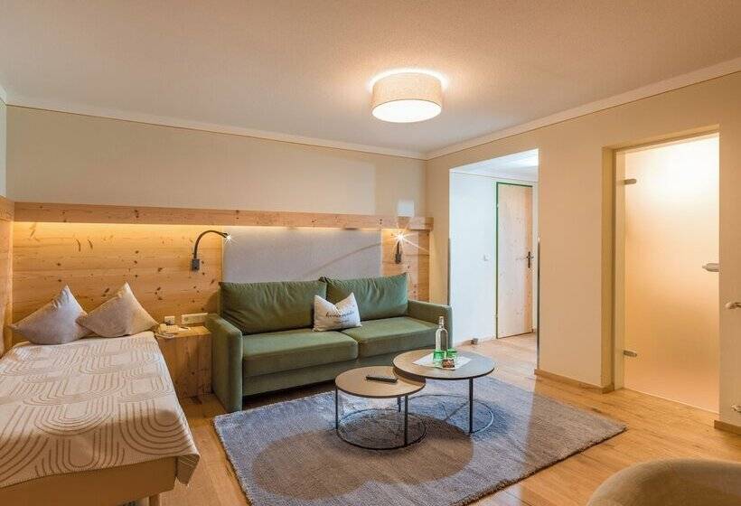 ホテル Waldfriede Der Logenplatz Im Zillertal