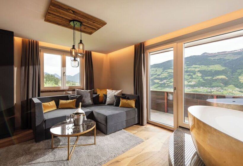 ホテル Waldfriede Der Logenplatz Im Zillertal