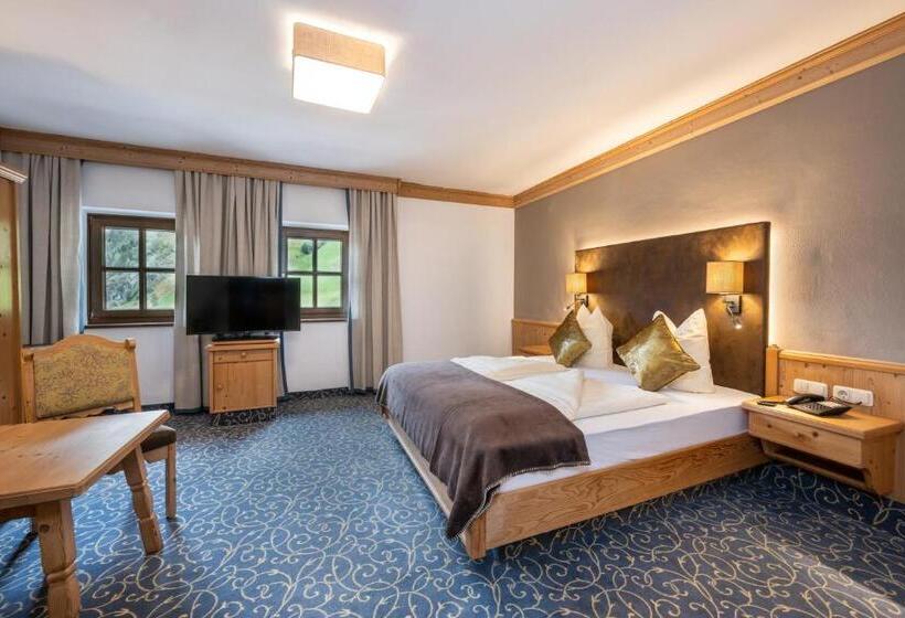 Naturhotel Huettenwirt In Middle Of Nature