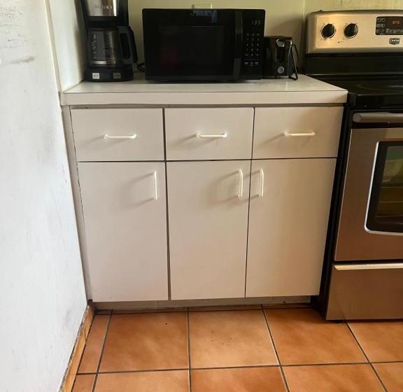 הוסטל Beds & Sheets Little Havana