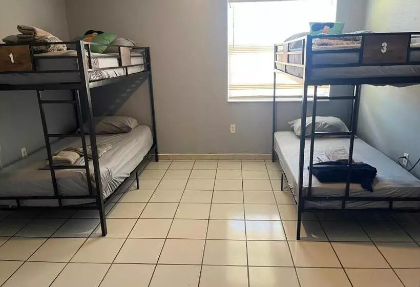 هاستل Beds & Sheets Little Havana