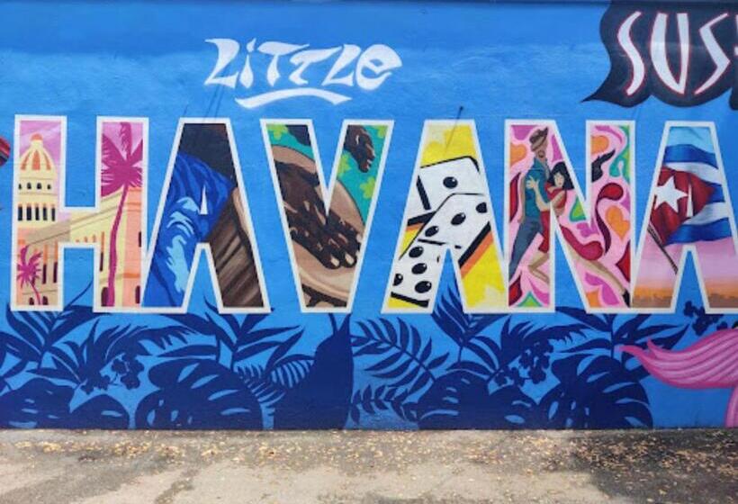 הוסטל Beds & Sheets Little Havana