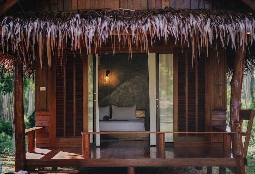 Coco Canopy Boutique Resort