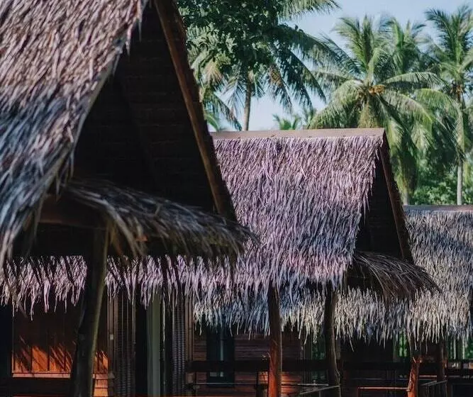 Coco Canopy Boutique Resort