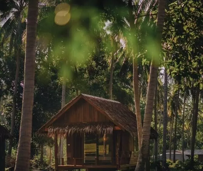 Coco Canopy Boutique Resort