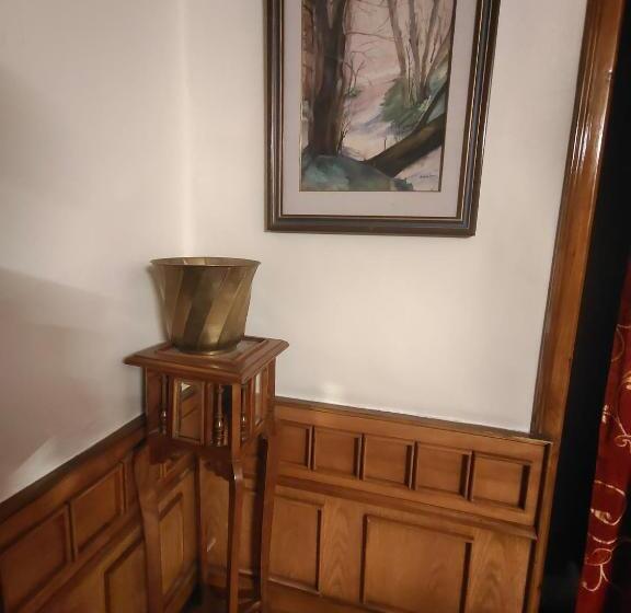 בית מלון כפרי Himland East