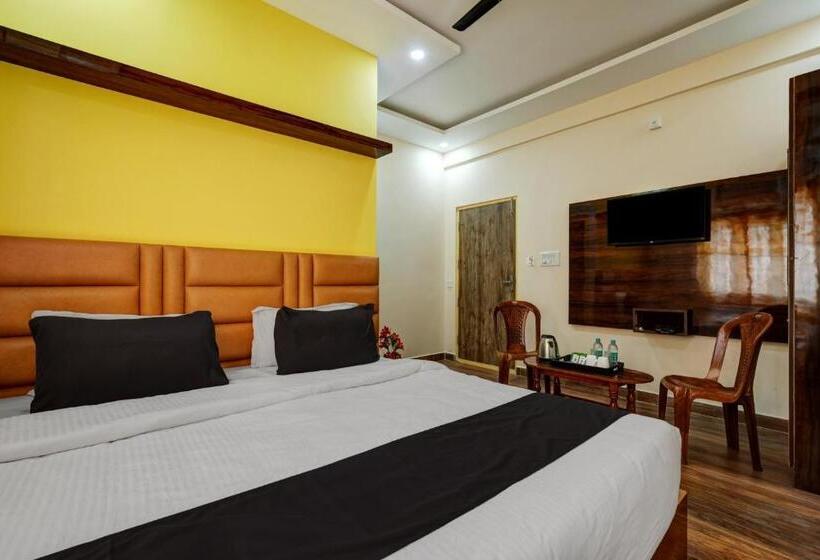 בית מלון כפרי Collection O Utsav Grand