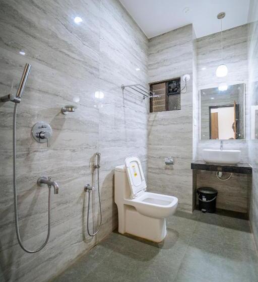 Отель Darsy Residency