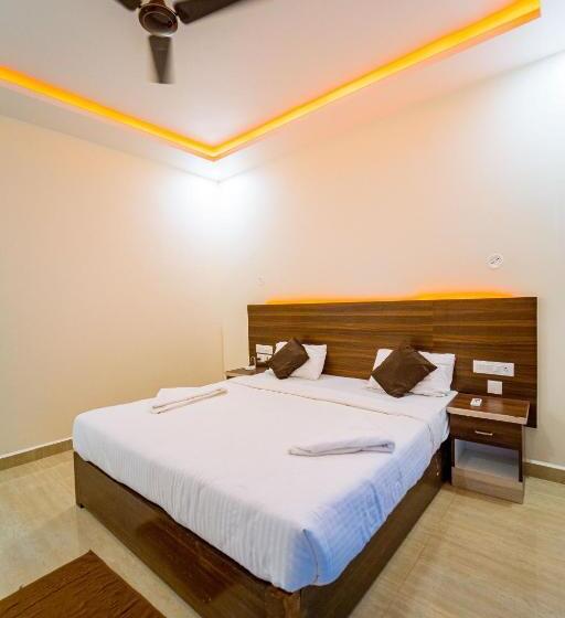 Отель Darsy Residency