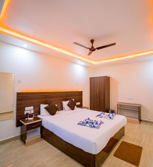 Отель Darsy Residency