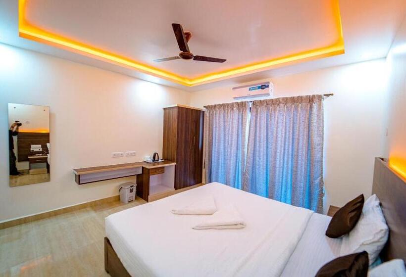 Отель Darsy Residency