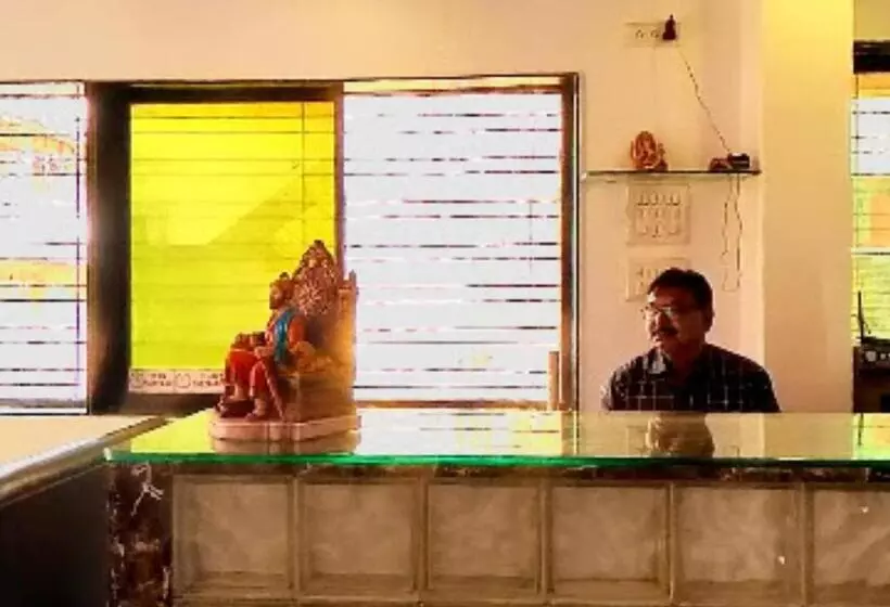 ホテル Kewal Inn Jalgaon