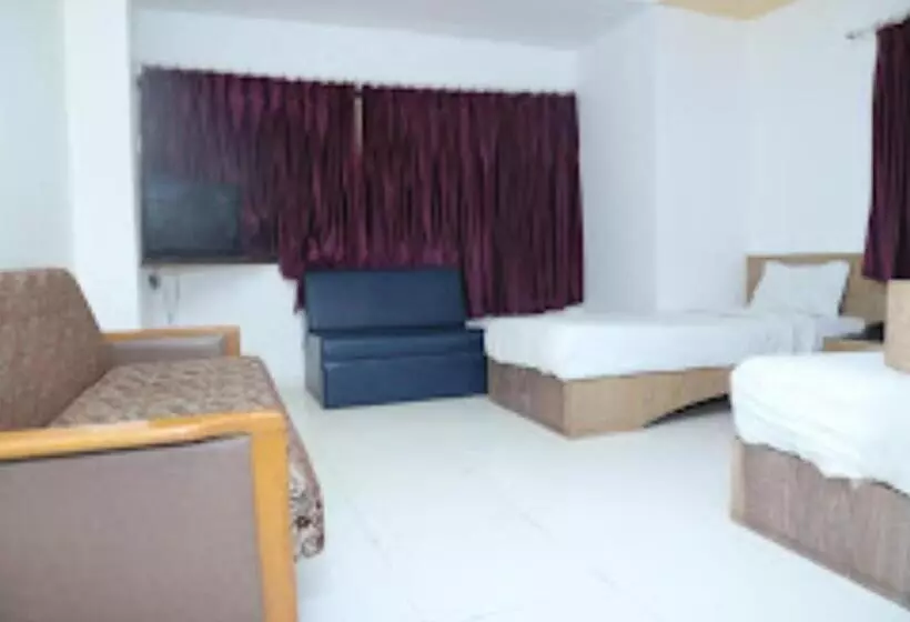 ホテル Kewal Inn Jalgaon
