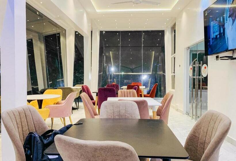 فندق Kings Villagio