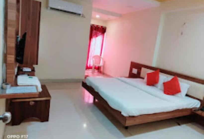 Hotel Ratan Deluxe, Miraj