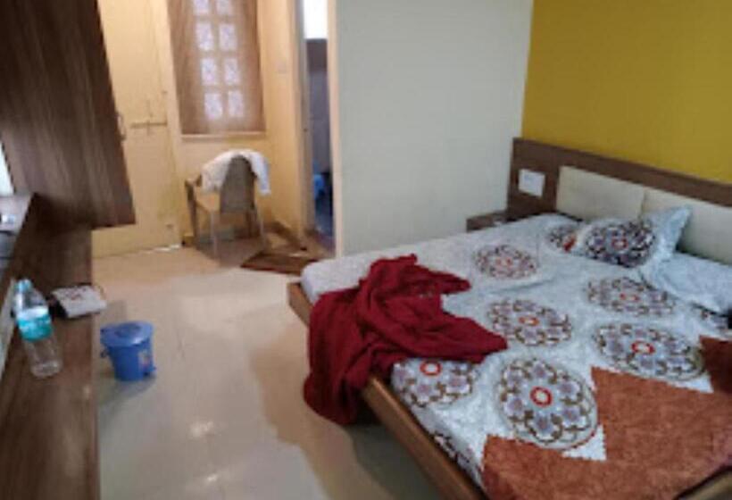 Hotel Ratan Deluxe, Miraj