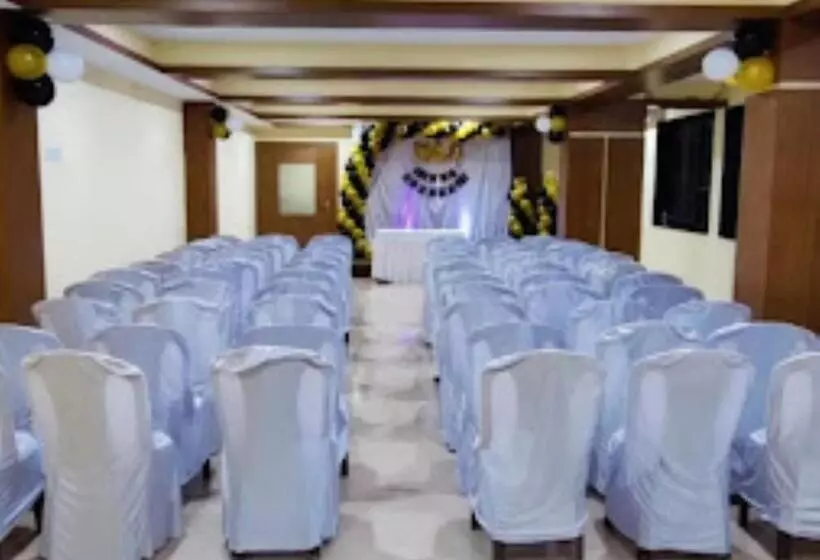 Hotelli Z Square Bicholim Goa